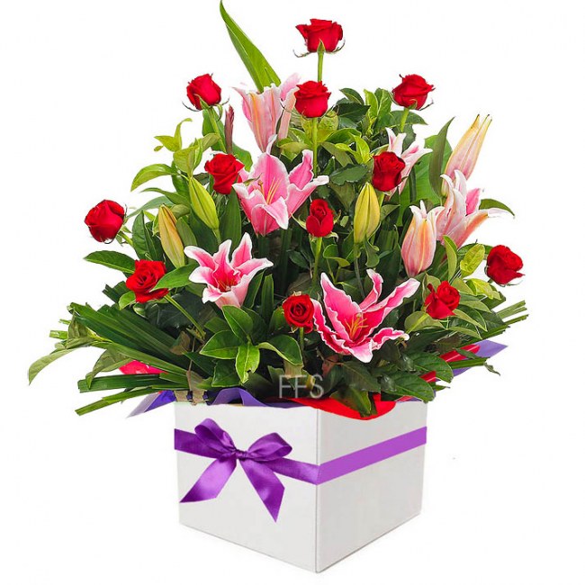 Red Roses With Orientals